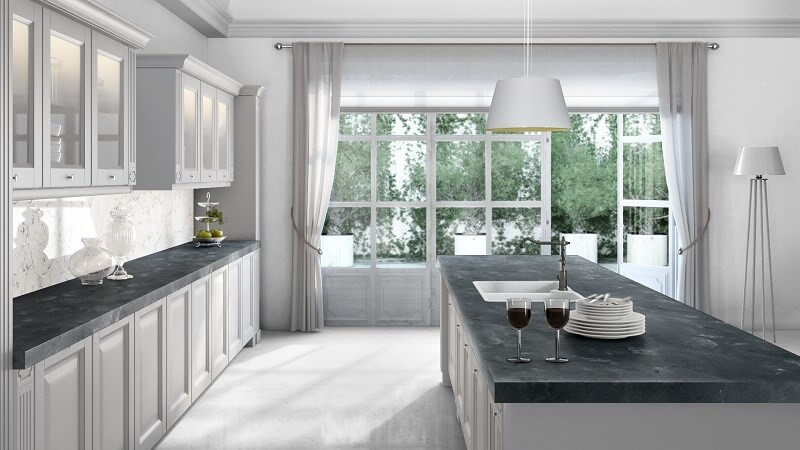 آشپزخانه با کابینت سفید-وب سایت 