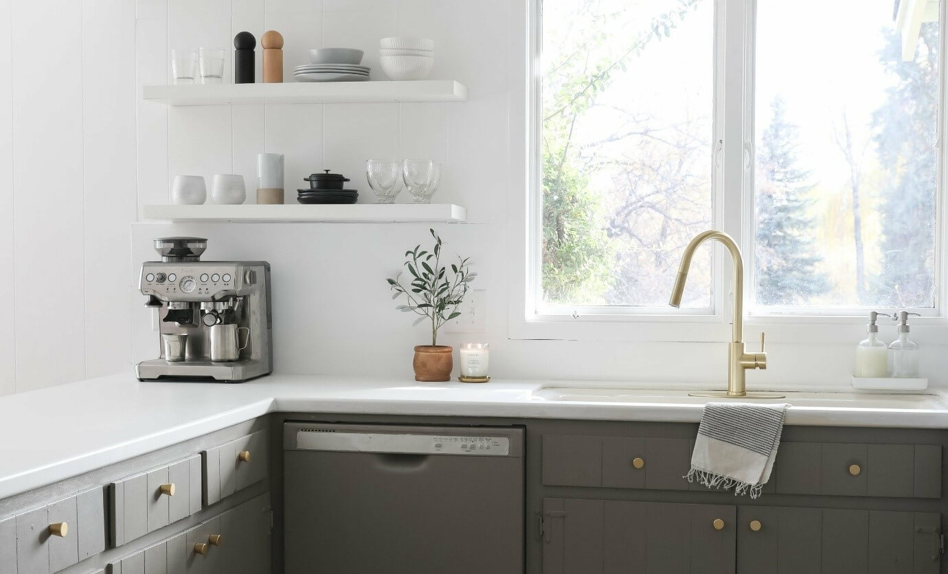 برای آشپزخانه‌های کثیف و یا آشپزخانه مطبخ دار چه نوع کابینت‌هایی را می‌باید اتخاذ بنماییم!-hollysaren.com